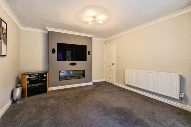 Sherwood Drive, Wakefield, WF2, photo 2