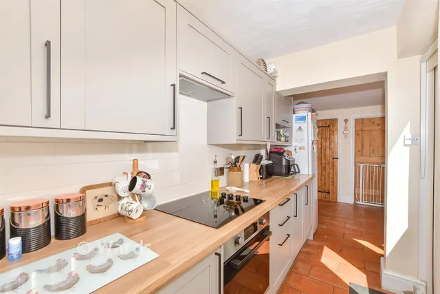 Maidstone Road, Staplehurst, TN12, photo 3