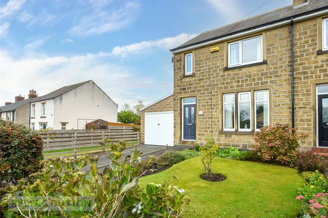 Moor Lane, Netherton, HD4, photo 1