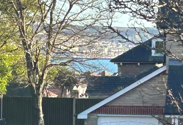 Cross Road, Weymouth, DT4, photo 2