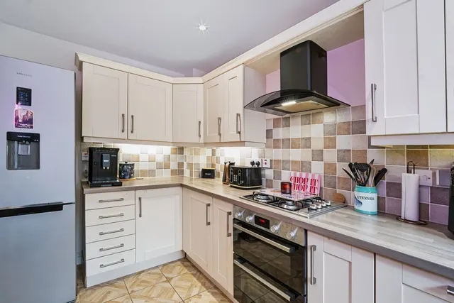 Maes Ebberston Place, Rhos On Sea, LL28, photo 3