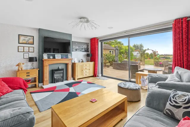 Chalkshire Road, Butlers Cross, HP17, photo 3