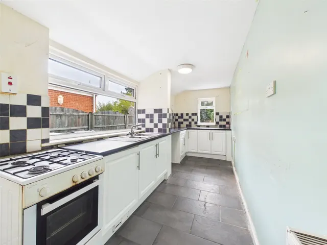 Howitt Street, Heanor, DE75, photo 3