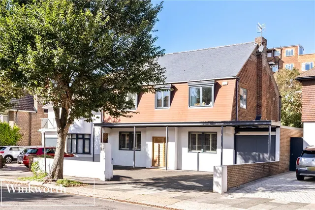 Vallance Gardens, Hove, BN3, photo 1