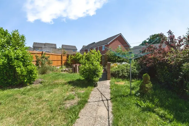 Cloakham Drive, Axminster, EX13, photo 2