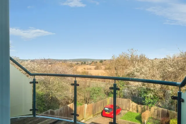 Goldcroft Avenue, Weymouth, DT4, photo 2