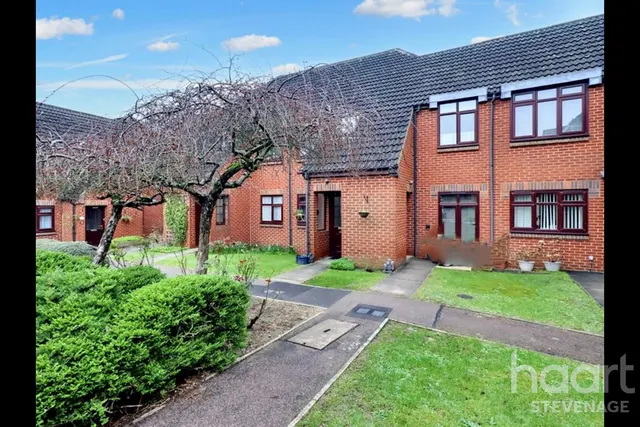 The Lawns, Stevenage, SG2, photo 1