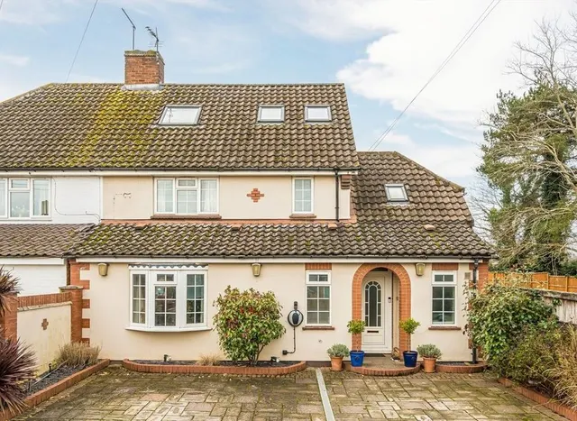 Hawthorn Way, Shepperton, TW17, photo 1