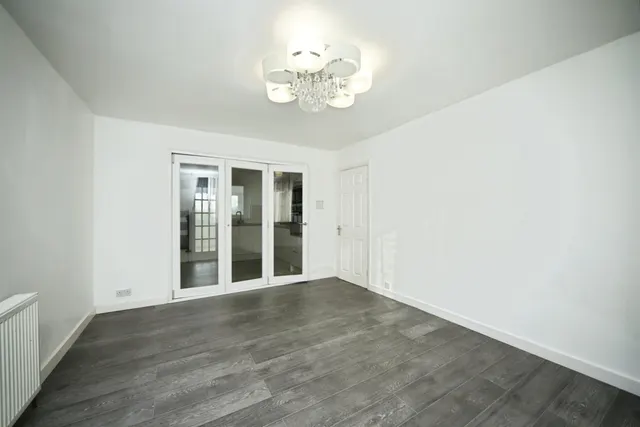 Lyngford Square, Taunton, TA2, photo 3