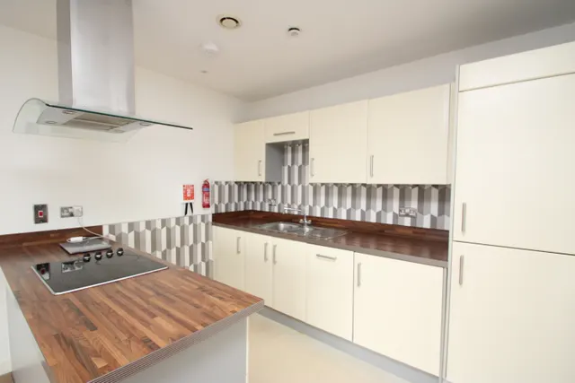 Photo 2 — Peebles Court, Whitestone Way, CR0