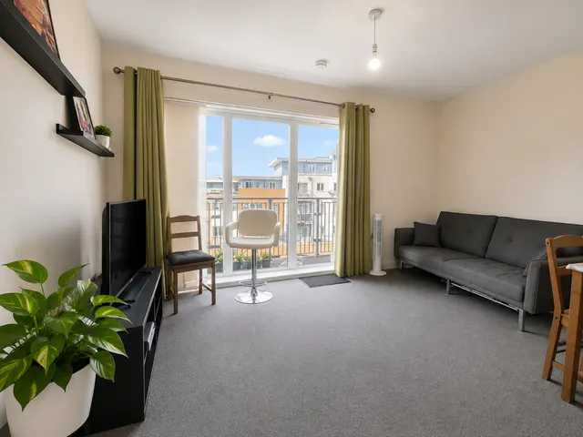 Peebles Court, Whitestone Way, CR0, photo 1
