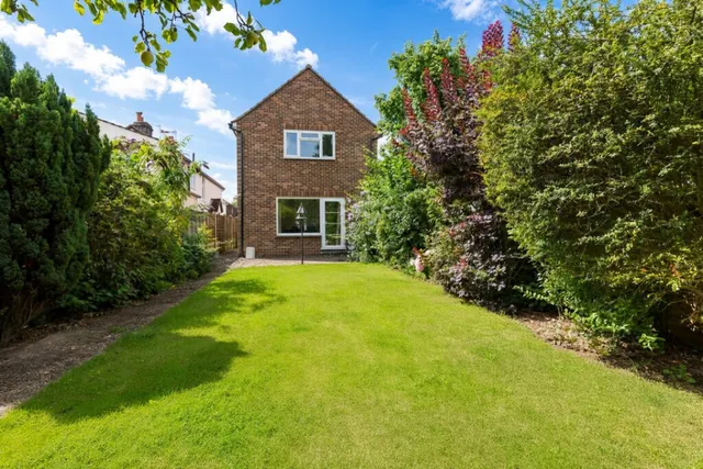 Squires Road, Shepperton, photo 2