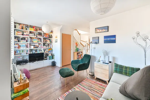 Photo 3 — 5 Tomblin Mews, London