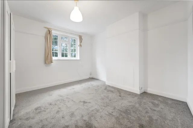 London Road, Morden, SM4, photo 3