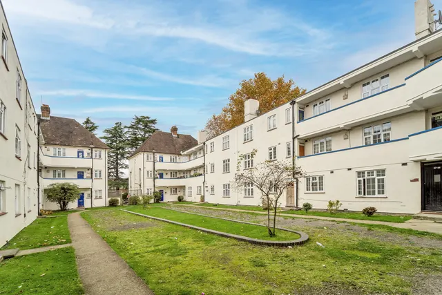 London Road, Morden, SM4, photo 1