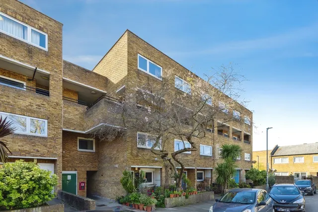 Turenne Close, Wandsworth, London, SW18, photo 1