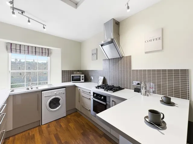 Buckingham Terrace, Dean Bridge, EH4, photo 3
