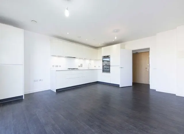 Regiment Hill, Mill Hill, NW7, photo 3