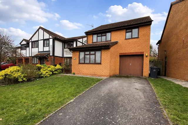 Helston Road, Nailsea, BS48, photo 1