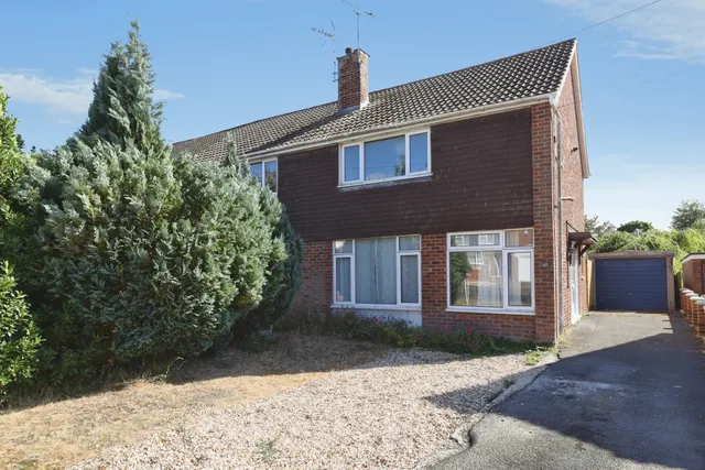 Colenzo Drive, Andover, photo 1