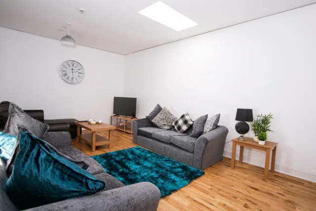 Photo 3 — Room 4, 4, Wellington Street, Gloucester, GL1 1RA