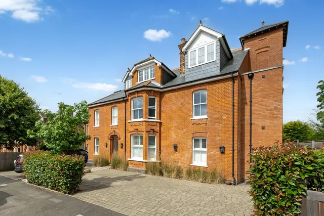 Clarence Road, Harpenden, Hertfordshire, AL5 4AJ, photo 1