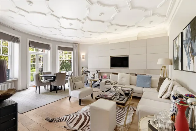 Photo 2 — Sloane Court West, Chelsea, SW3