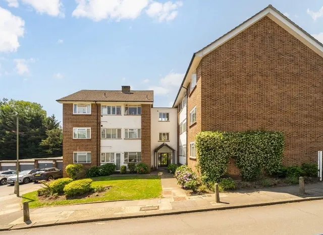 Freeland Park, Hendon, NW4, photo 1