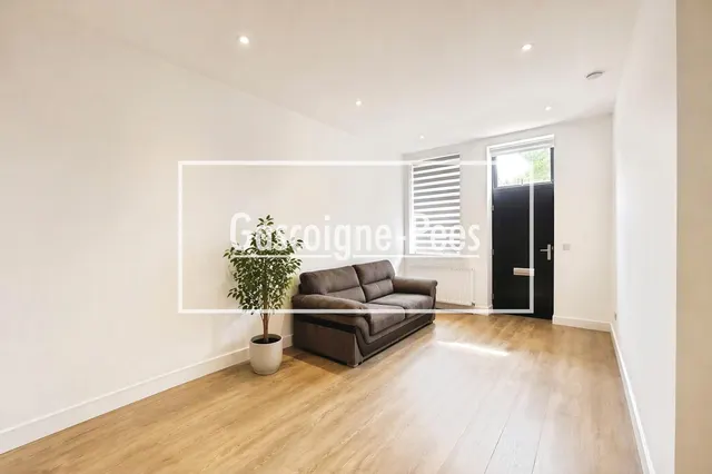 Fairview House, Basingstoke, RG23, photo 3