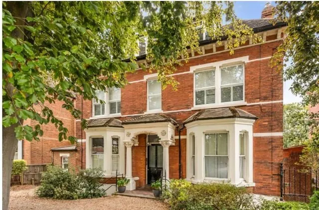 West Hill Road, London, SW18, photo 1