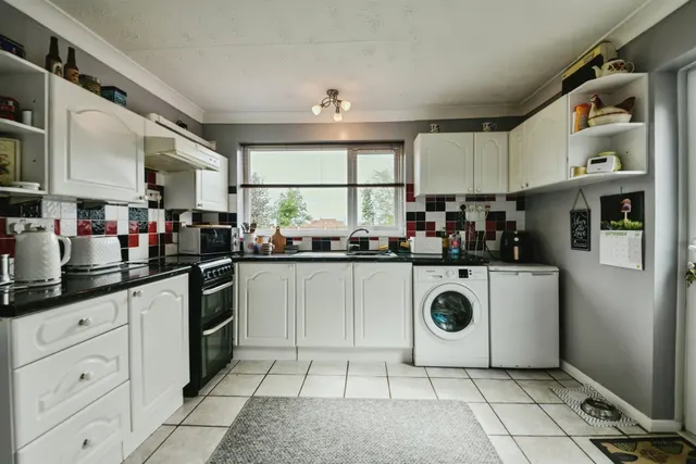 Photo 3 — Willoughby Road, Cumberworth, Alford
