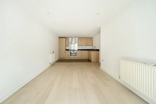 Uxbridge Road, Ealing, W13, photo 3