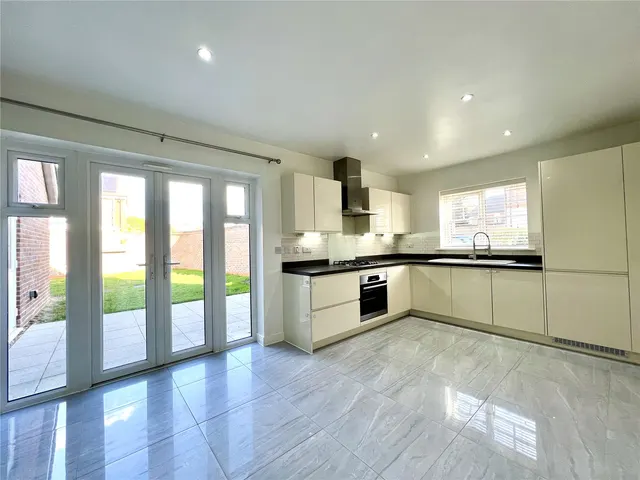Marjoram Avenue, Cranleigh, GU6, photo 3