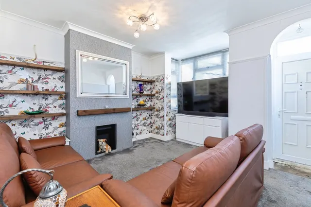 Milton Road, Gillingham, photo 1