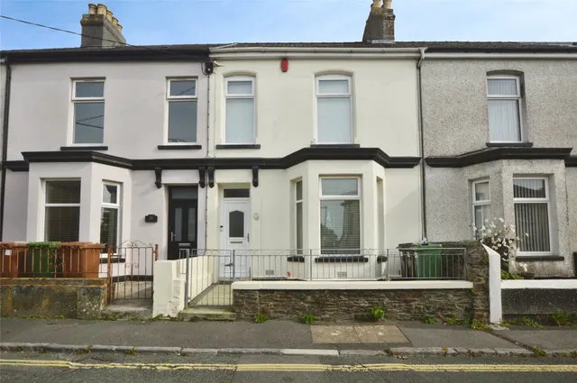 Whitleigh Avenue, Plymouth, PL5