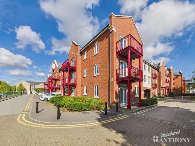 Coxhill Way, Aylesbury, HP21, photo 1
