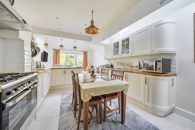 Woodham Lane, Addlestone, KT15, photo 3