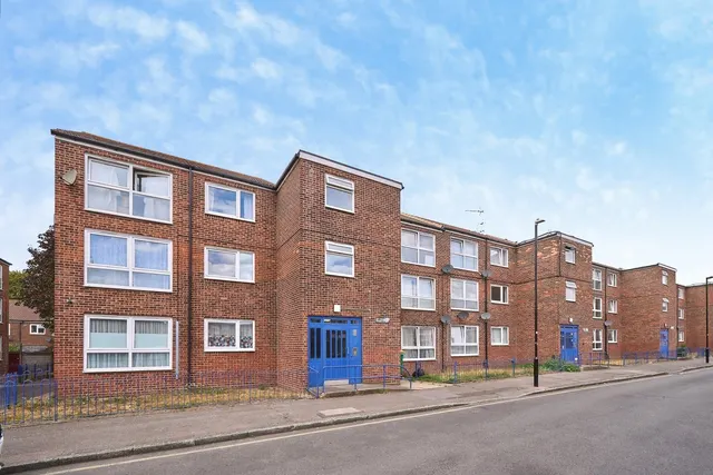 Grant Street, London, E13, photo 1