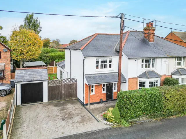Photo 3 — 1 Prospect Villa, 10 Heath Road, Ramsden Heath, Billericay, Essex, CM11 1NA