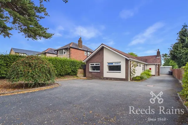 Lancaster Lane, Leyland, Lancashire, PR25, photo 1