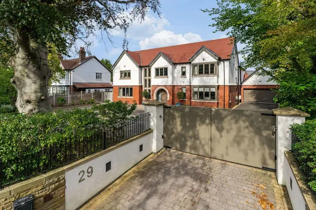 Adlington Road, Wilmslow, SK9, photo 1