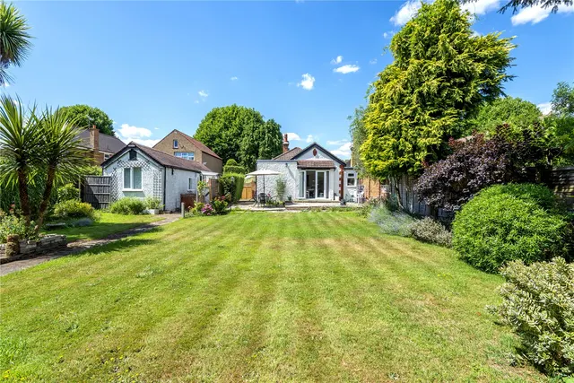 Gloucester Road, Hampton, TW12 2UH, photo 1