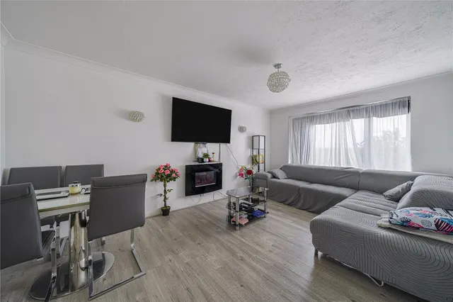 2 bedroom 2 bedroom property, Weardale Avenue, Dartford, DA2