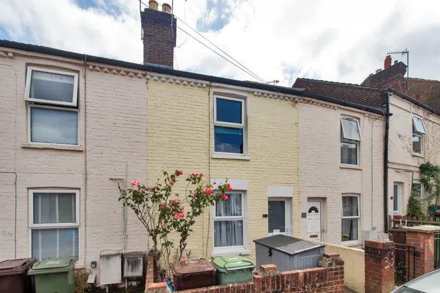 Photo 2 — Rochdale Road, Tunbridge Wells, TN1
