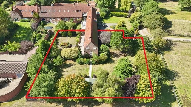 Camerton Hall Lane, Camerton, HU12, photo 3