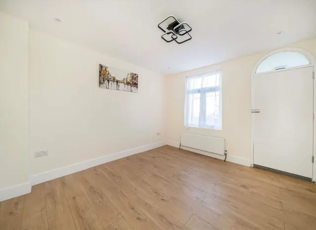 Cambridge Road, Kingston Upon Thames, KT1, photo 2