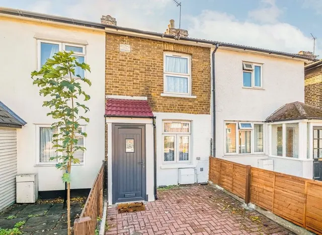 Cambridge Road, Kingston Upon Thames, KT1, photo 1
