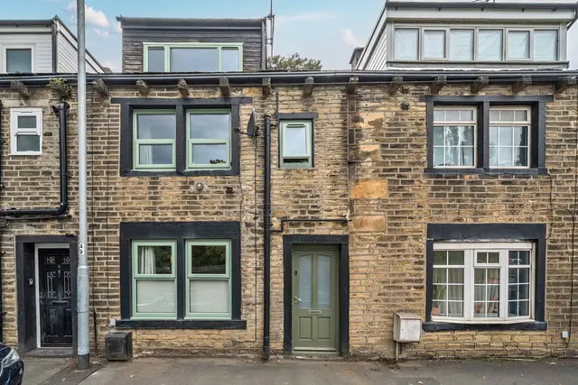 Rochdale Road, Triangle, HX6, photo 1
