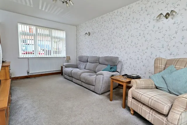 Oldbury Road, Hartshill, CV10, photo 3