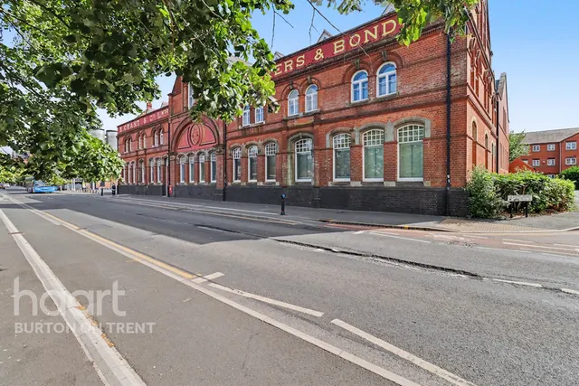 Grants Yard, Burton-On-Trent, DE14, photo 1